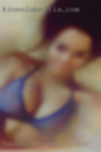 housewife answers door dressed slutty and fucks